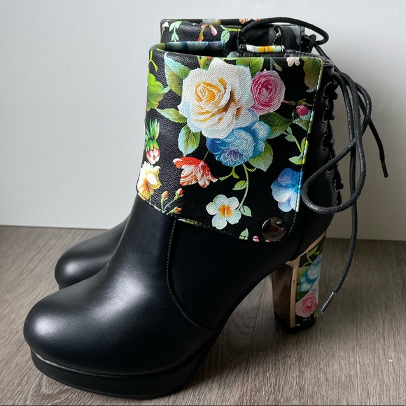 Black and floral faux leather heeled ankle boots with lace up back - Picture 4 of 7